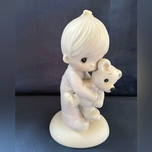 Jonathan and David Precious Moments Figurine E-1372B Jesus Loves Me